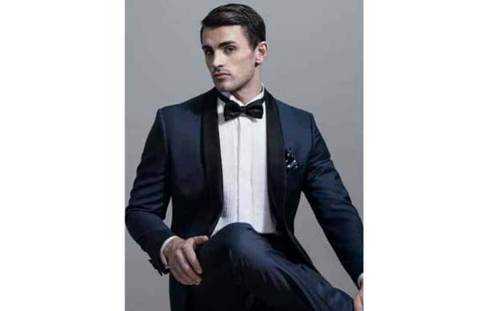 Groom style: black bow tie.