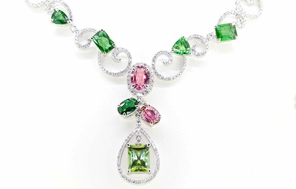 Diamond emerald necklace