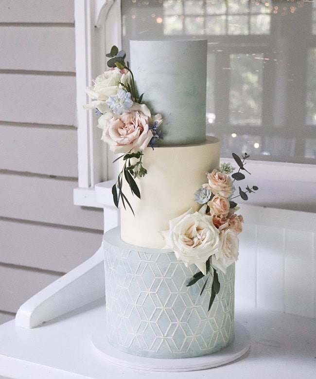 Dip your cake in duck-egg blue. Cake: Milk & Honey Cake Creative. Florals: Pollen Wedding Events 

